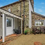 1 Bed In Penrith Oc-91812 *
